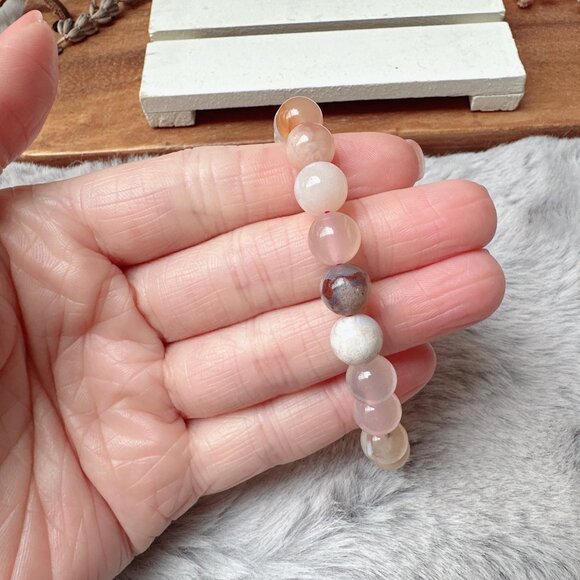 8mm Flower Agate Stretch Bracelet - Picture 3 of 5